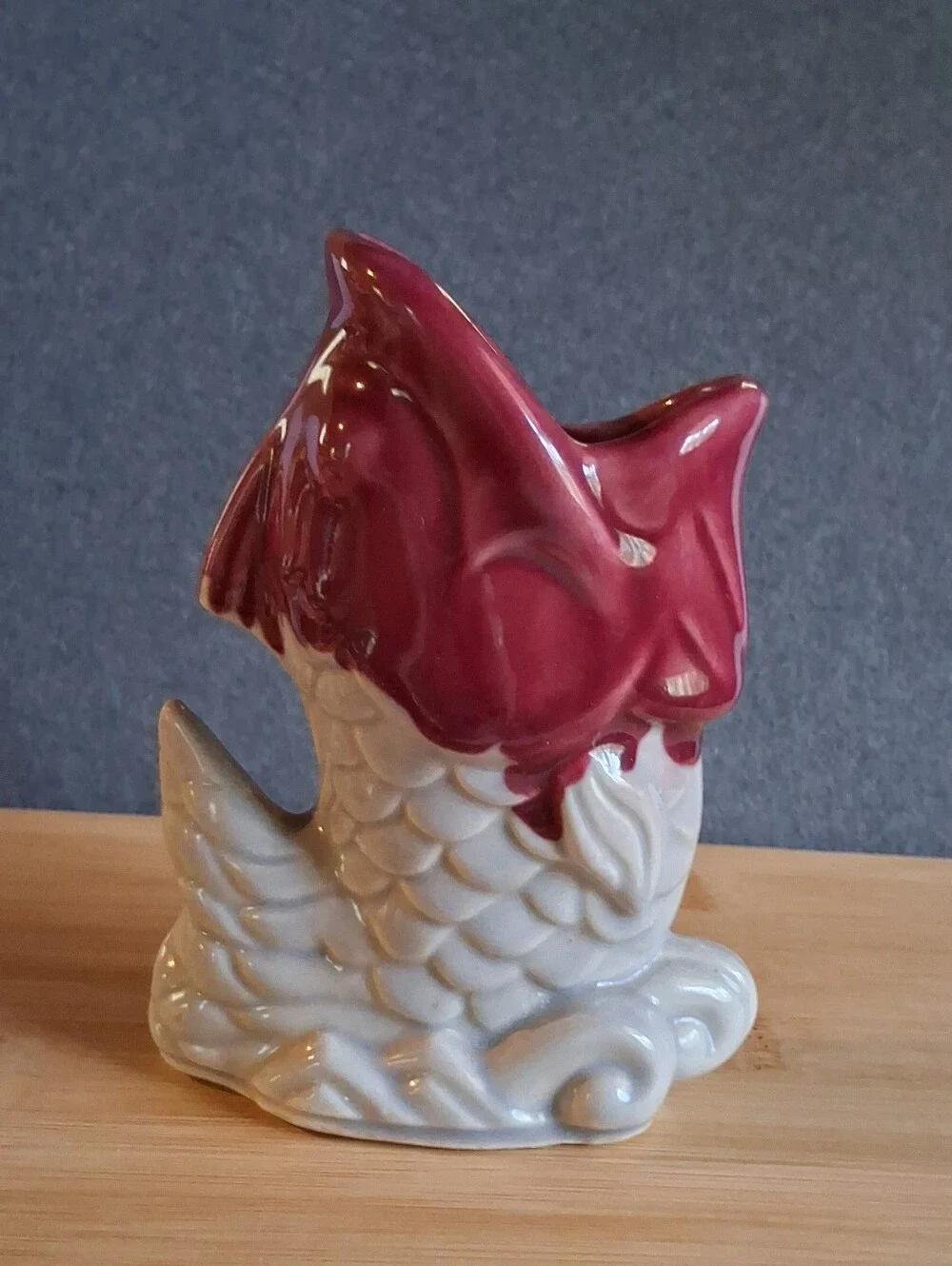 Vintage Shawnee Fish Vase Maroon and Gray 5